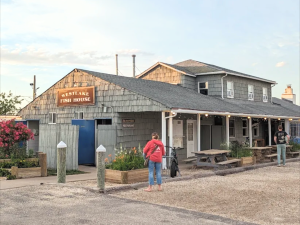 Westlake%20Fish%20House%2C%20Montauk%20-%20300%20x%20225.png