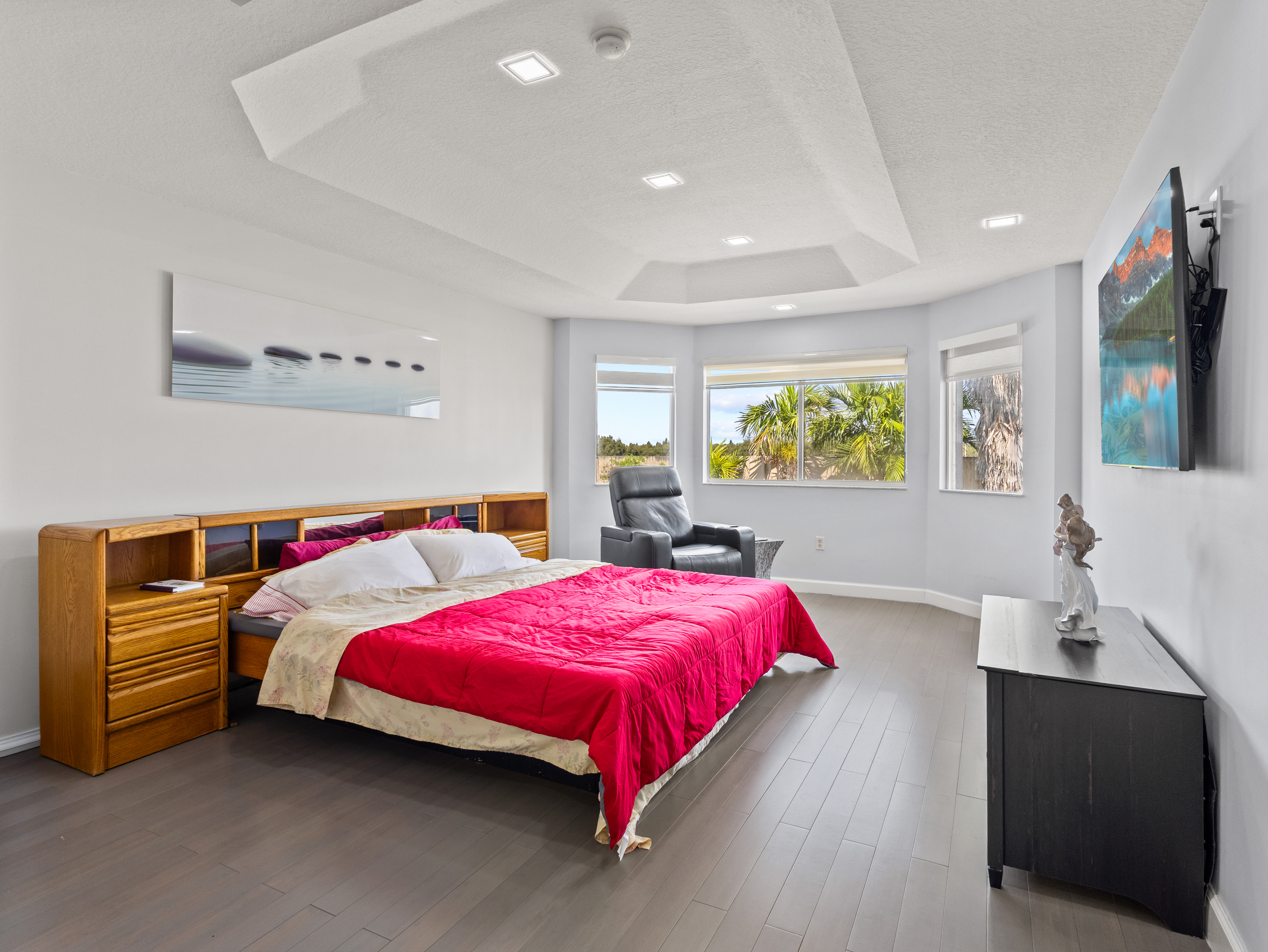 Outdoor patio and living space at a fully renovated Doral coach home